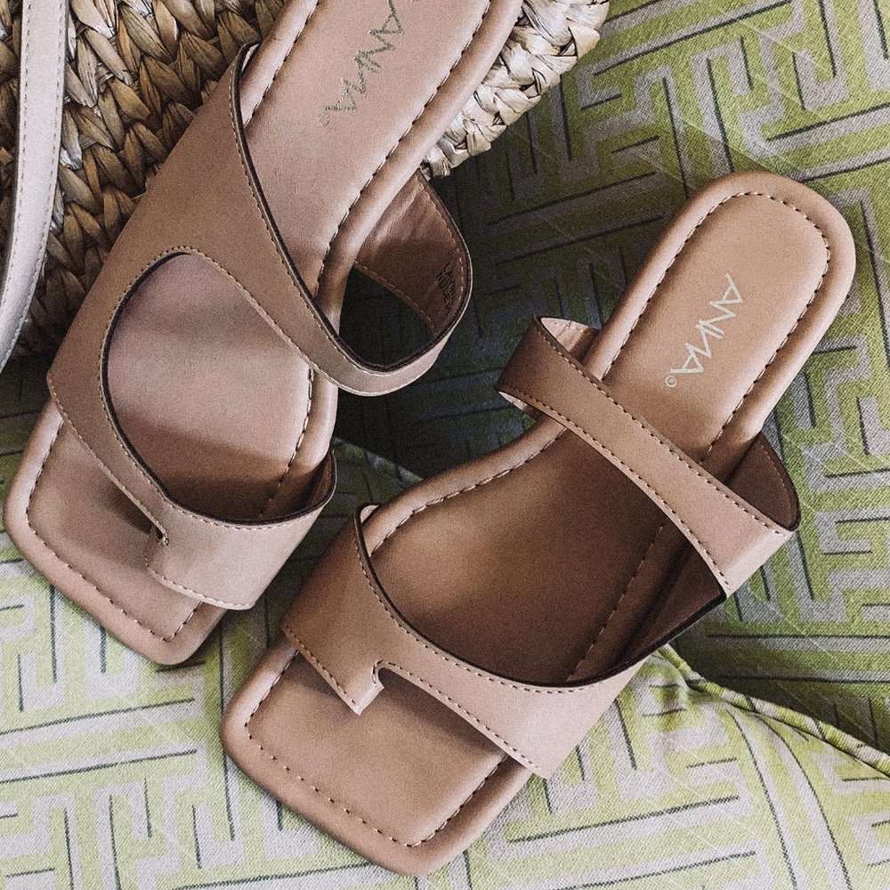 NEW🔥 Nude Toe Loop Slide On Flat Sandal Flip Flop - Picture 3 of 7